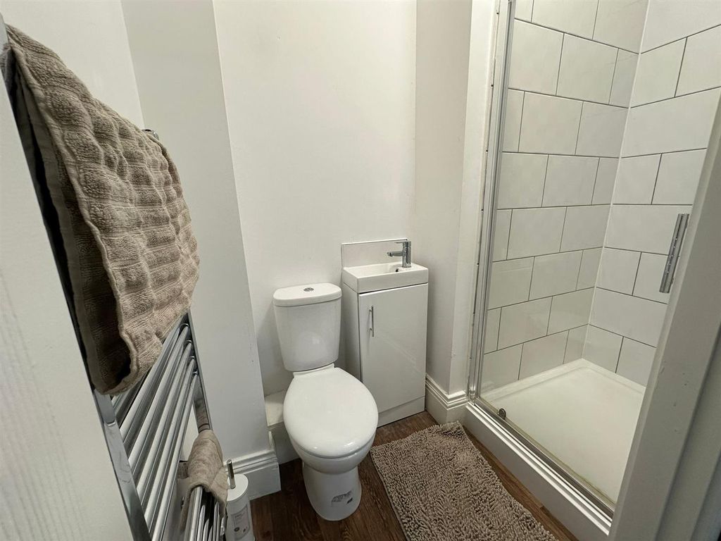 Property photo 3 of 7 A9Dce461-0A89-40F5-9Fdd-c38F6B4A8c7A.Jpg