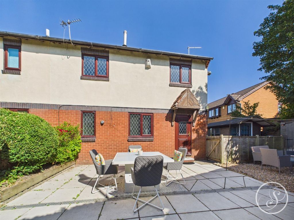 Property photo 1 of 19 External