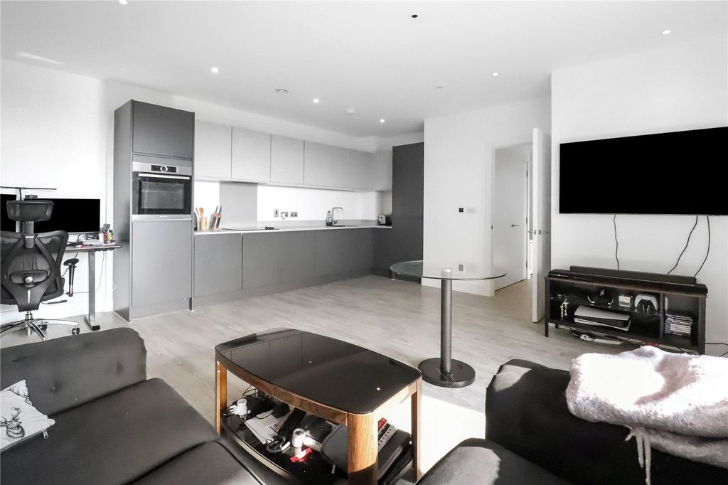 Property photo 1 of 25 Lounge-Kitchen.Jpg