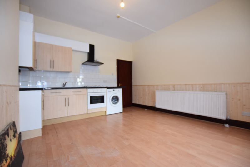 Property photo 3 of 10 Photo 12