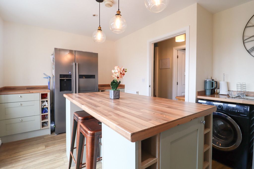 Property photo 2 of 25 4042086