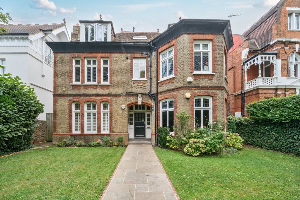 Property photo 1 of 27 Picture No. 12