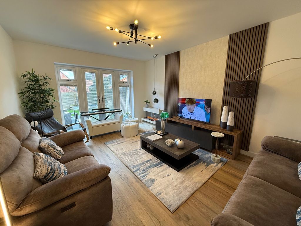 Property photo 3 of 21