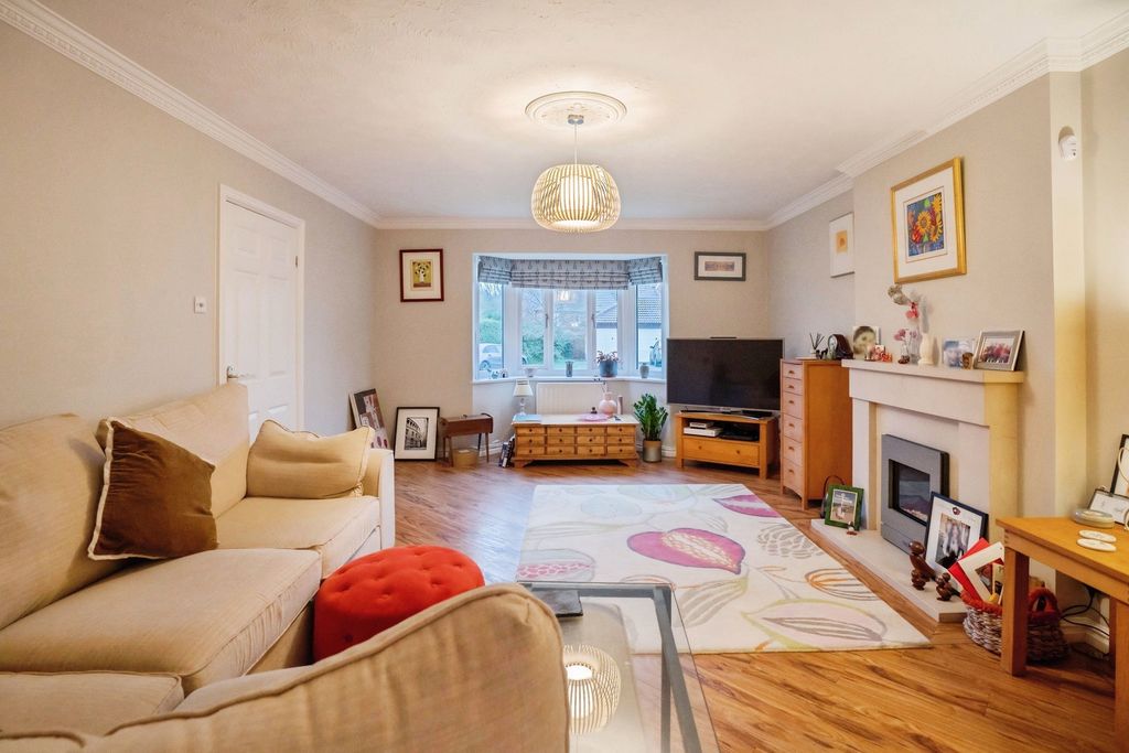 Property photo 3 of 53