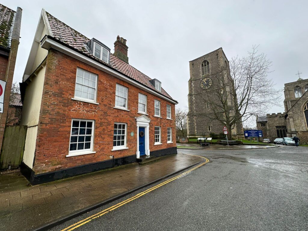 Property photo 1 of 9