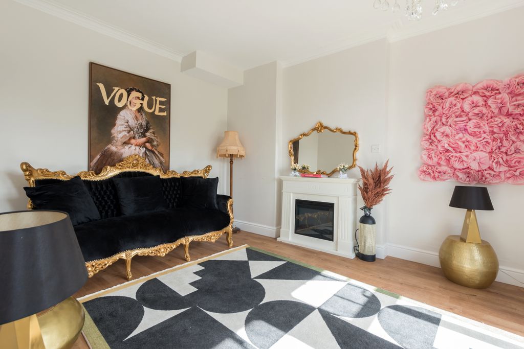 Property photo 3 of 26 Sitting Room