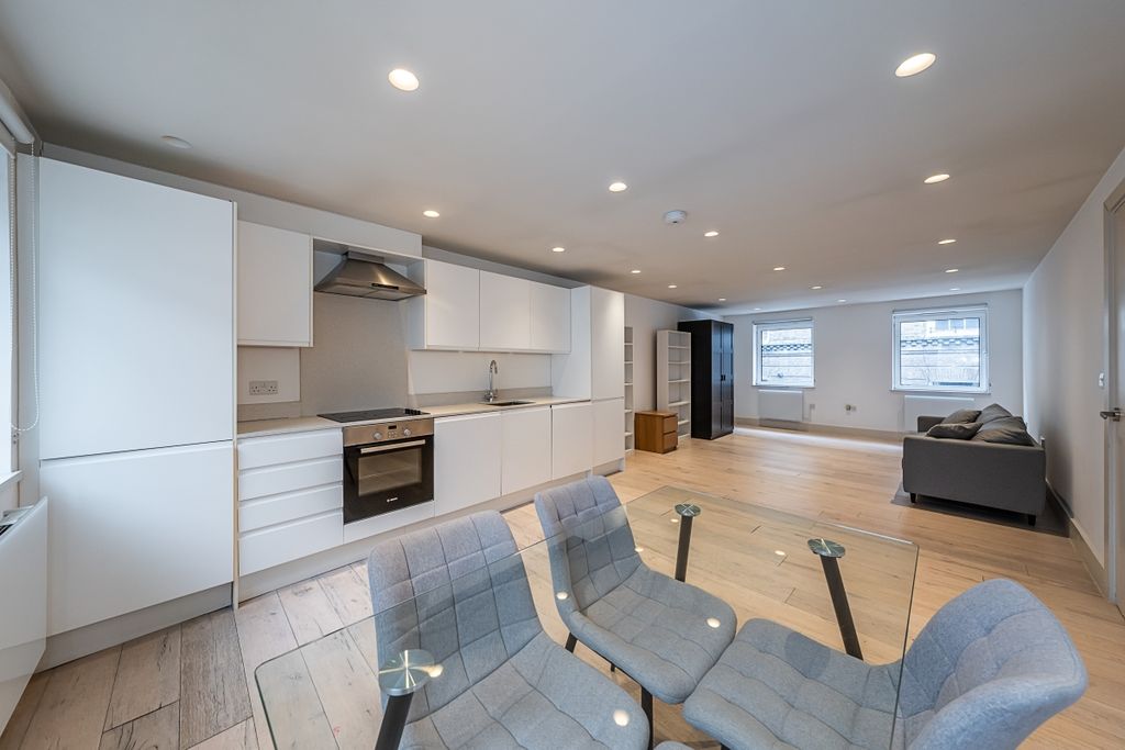 Property photo 1 of 18 Lesley-Court-7