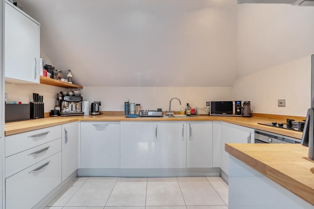 Property photo 3 of 21 Kitchen