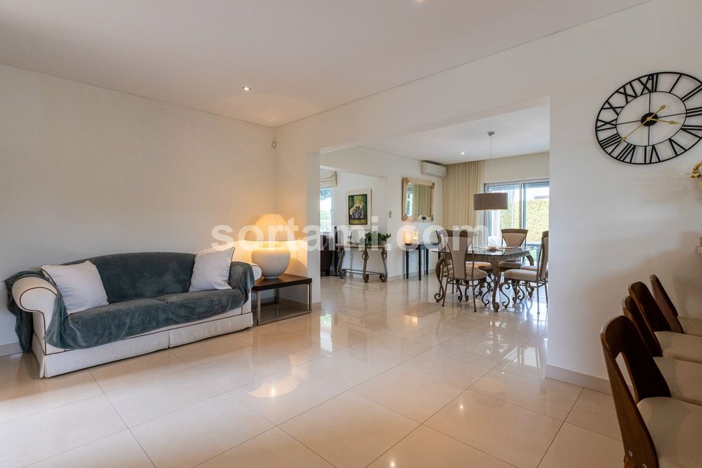Property photo 3 of 41