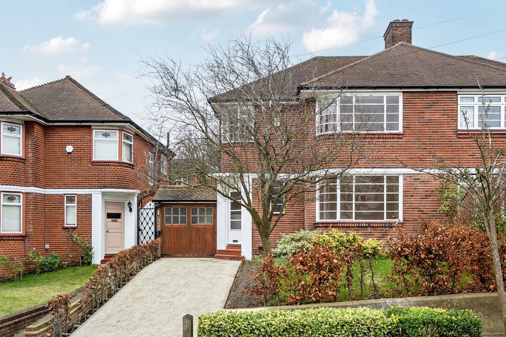 Property photo 2 of 7 1393046-11-693c01...