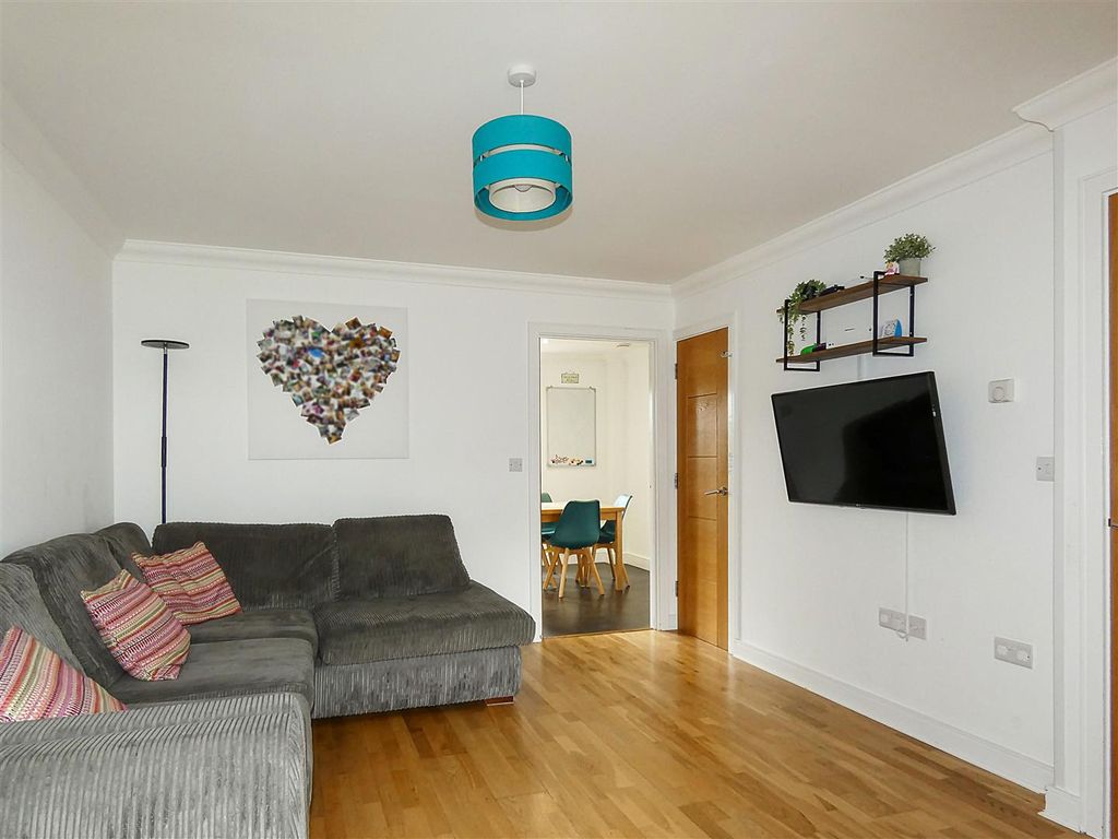 Property photo 2 of 16 Living Room