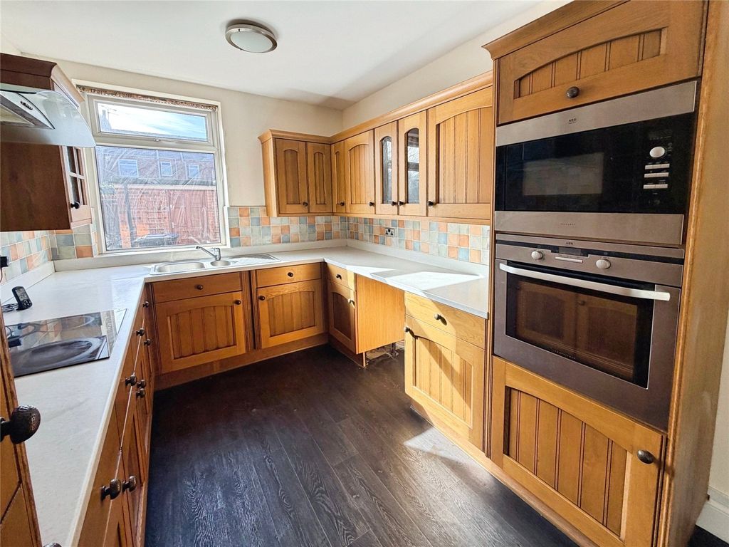 Property photo 2 of 14 Kitchen