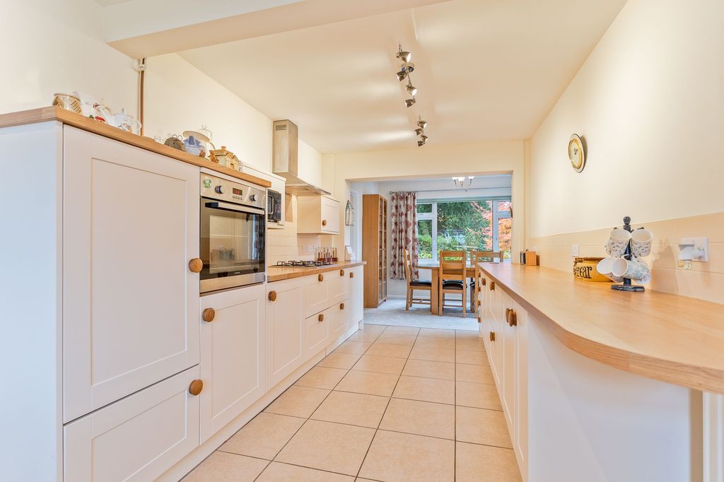 Property photo 2 of 21