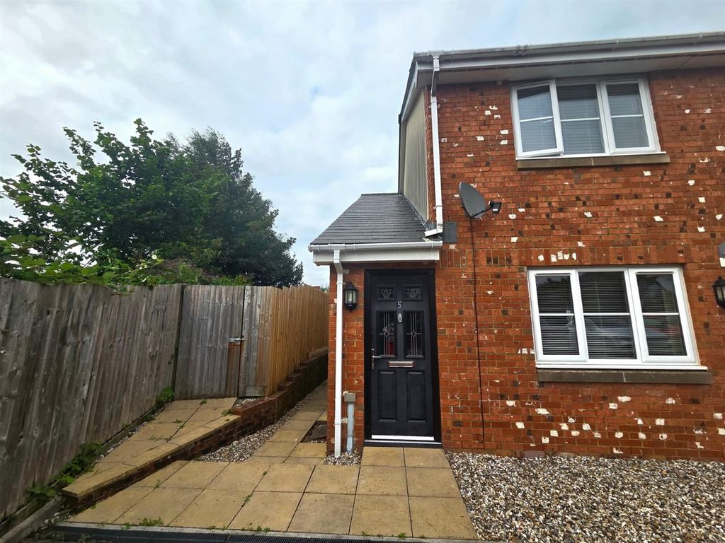 Property photo 2 of 16 3B5650Cb-30d4-4E8F-B924-1d0c4d495Ba6.Jpg