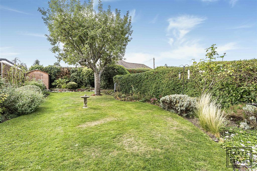 Property photo 2 of 32 Rear Garden