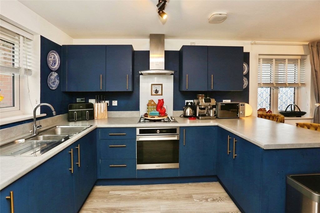 Property photo 2 of 23 Kitchen