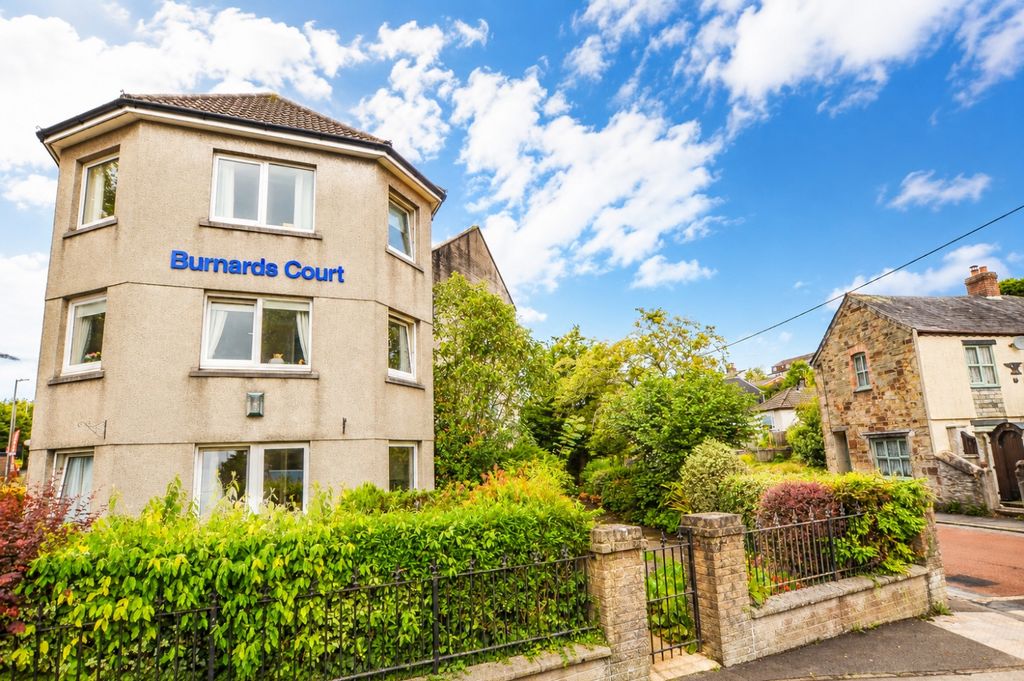 Property photo 1 of 8 127d0B0d-064F-4B85-8826-Ad6A577Af135