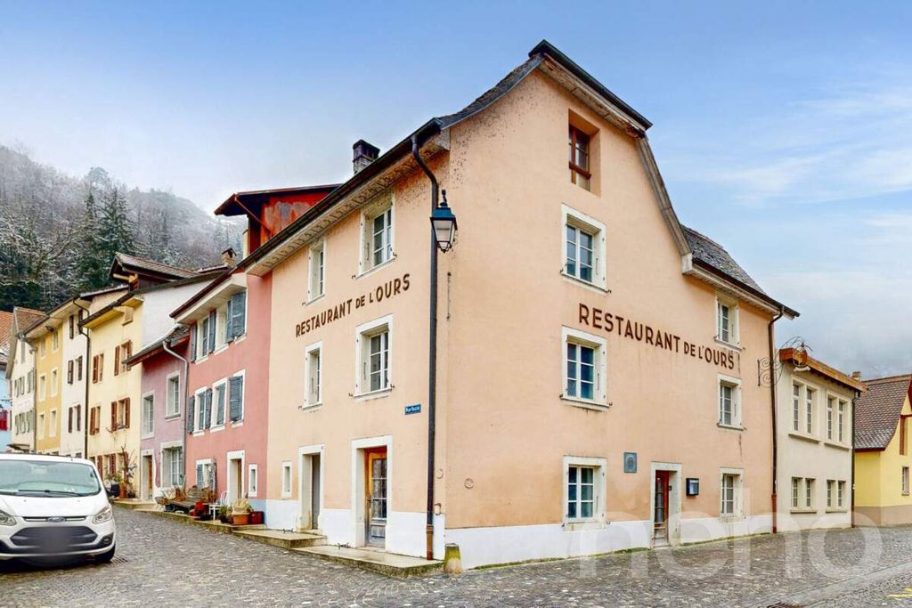 Property photo 1 of 12