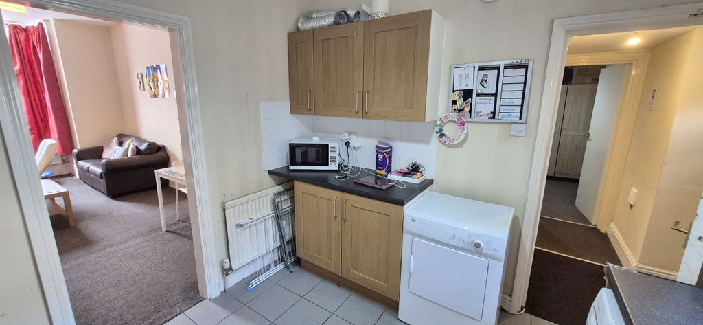 Property photo 3 of 27