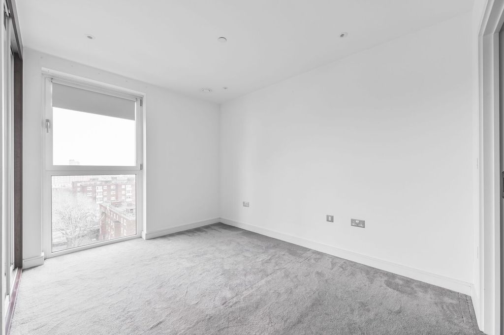 Property photo 1 of 27