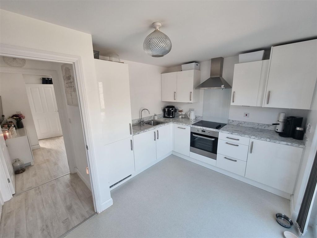 Property photo 2 of 15 Kitchen.Jpg