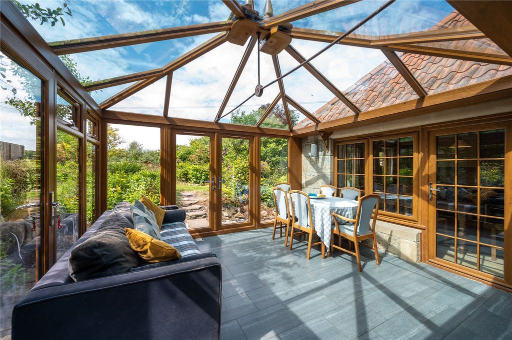 Property photo 3 of 20 Conservatory