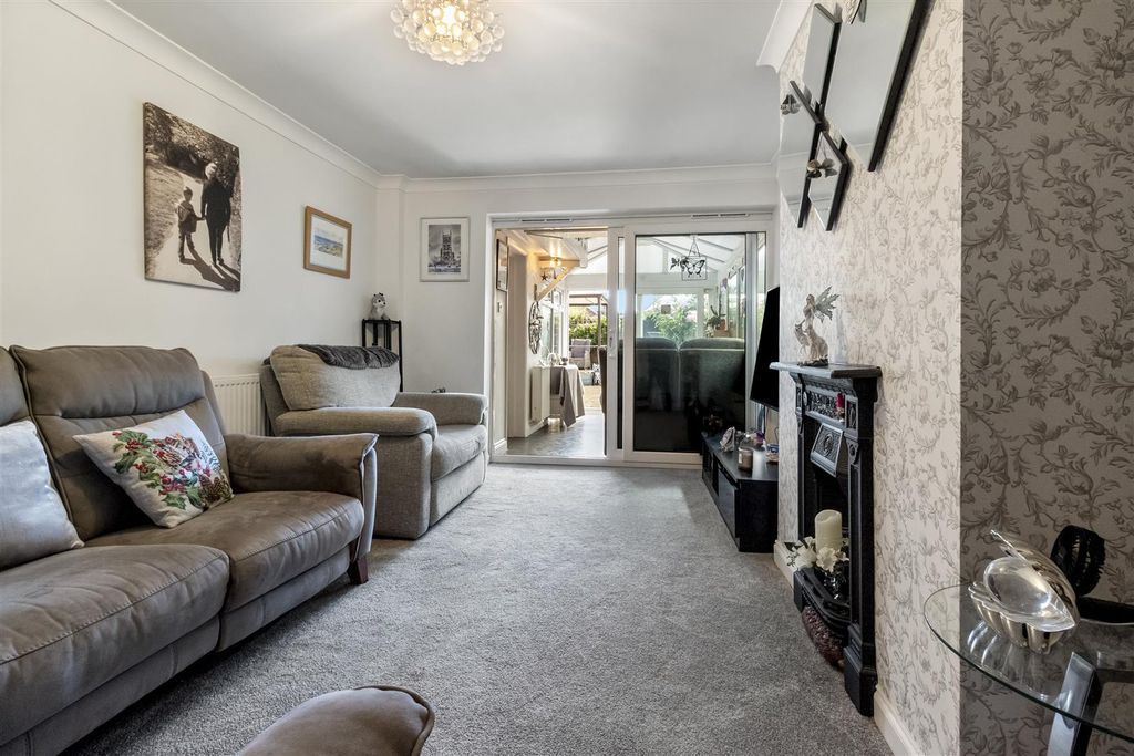 Property photo 2 of 25 29 Hurley Road-002.Jpg