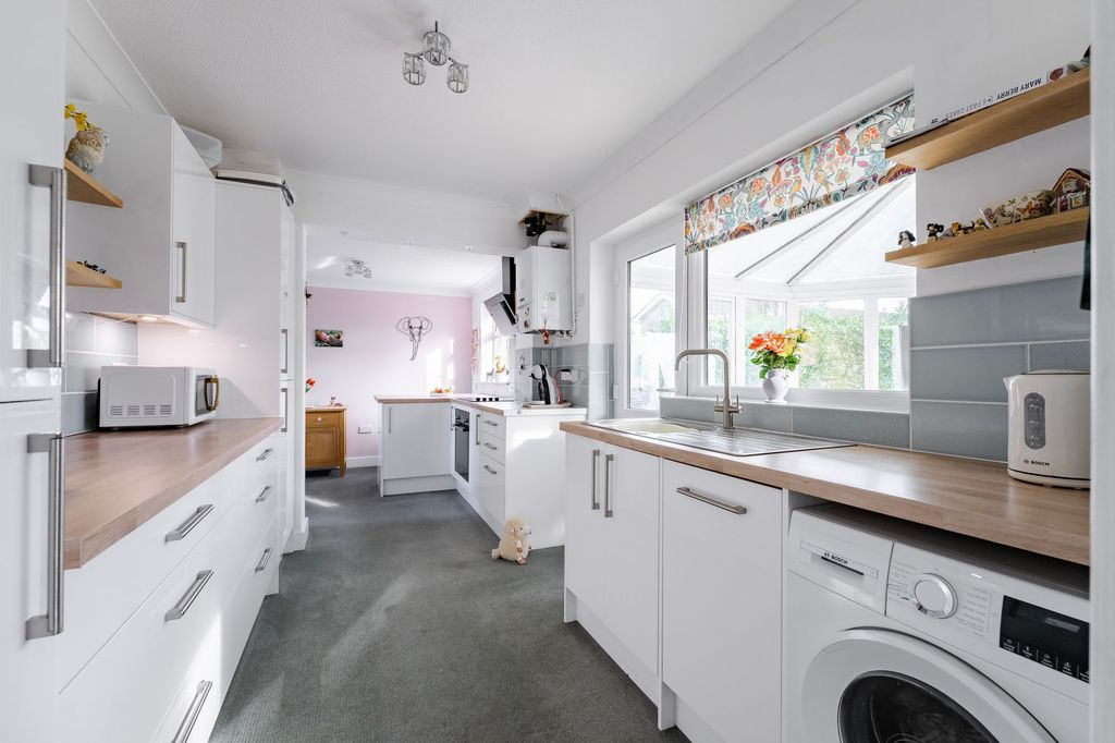 Property photo 2 of 22