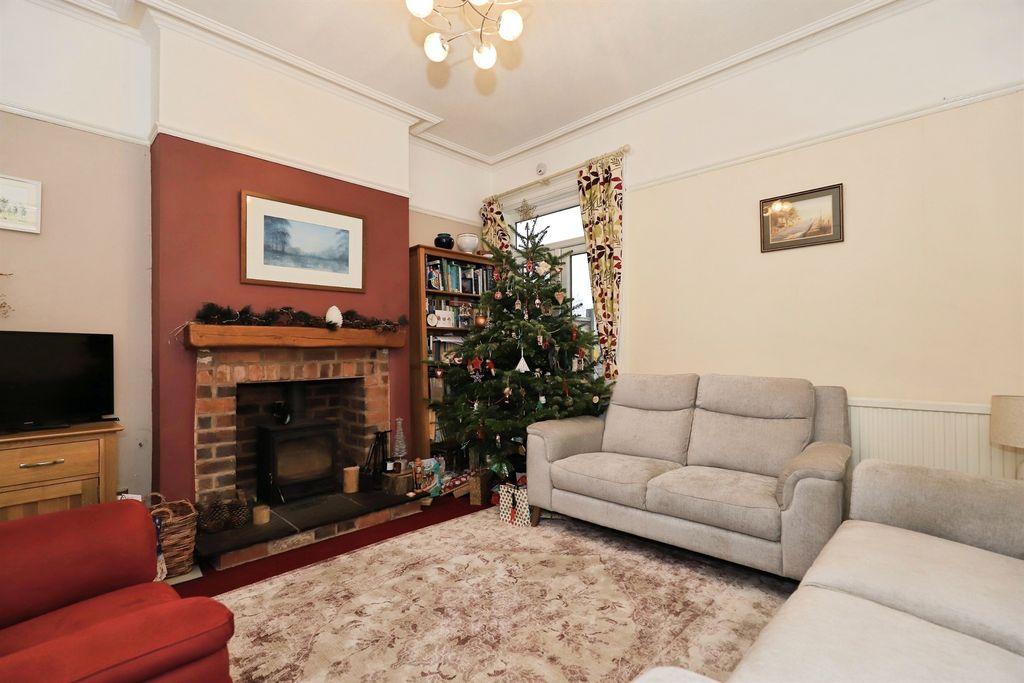 Property photo 2 of 20