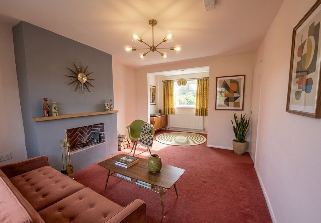 Property photo 2 of 11 28