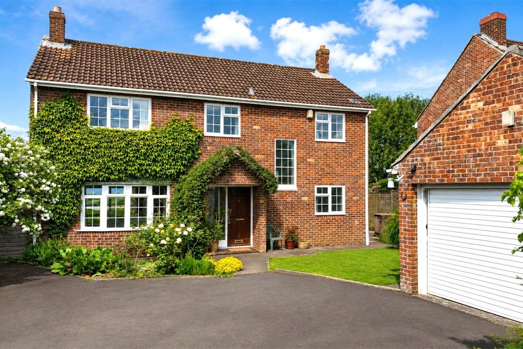 Property photo 1 of 29 Picture No. 18