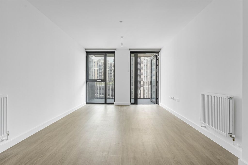 Property photo 1 of 18 (Main)