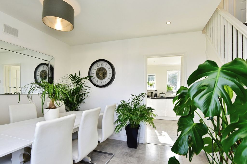 Property photo 3 of 20 Pbox-Img.Jpg