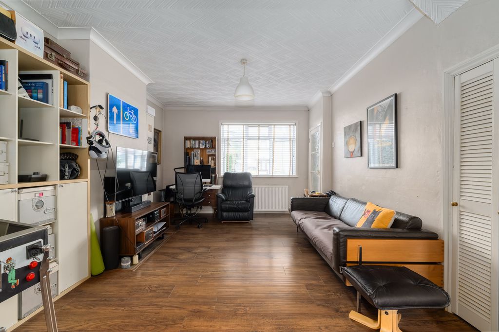 Property photo 2 of 22