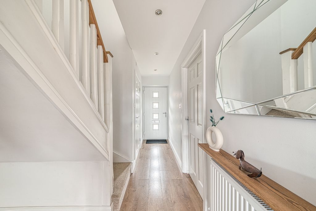 Property photo 2 of 20 Photo 3