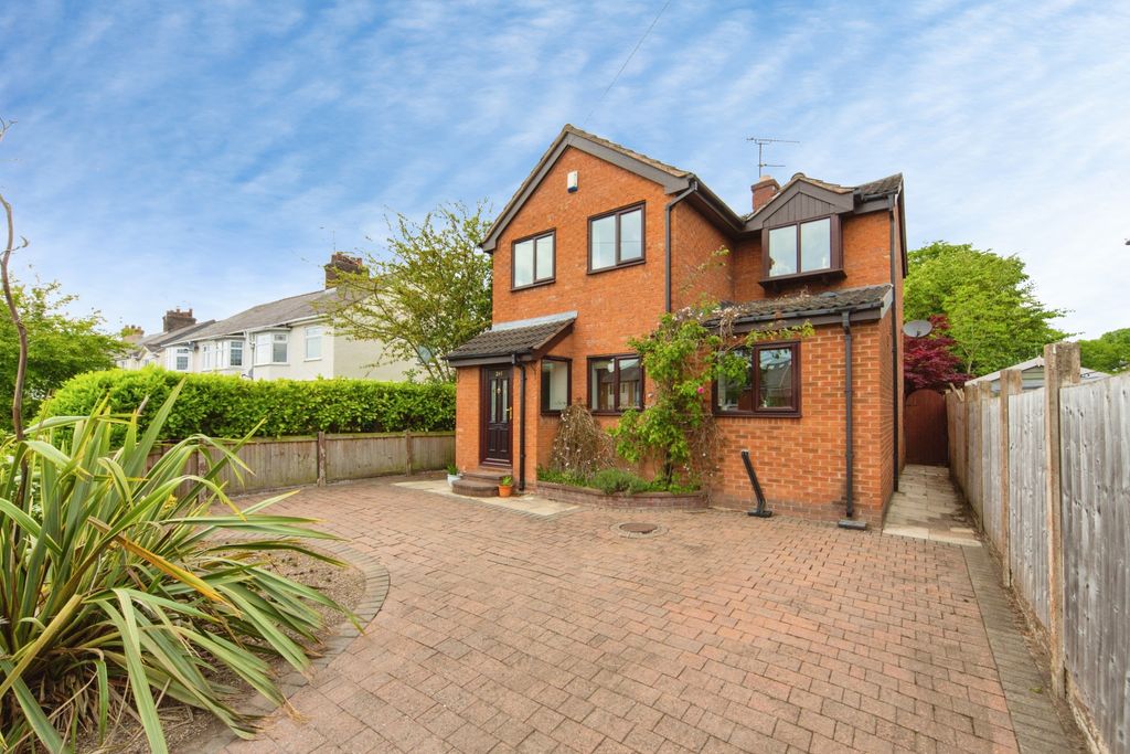Property photo 2 of 19