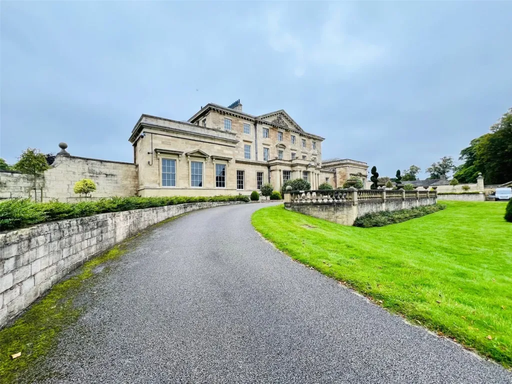 Property photo 3 of 12