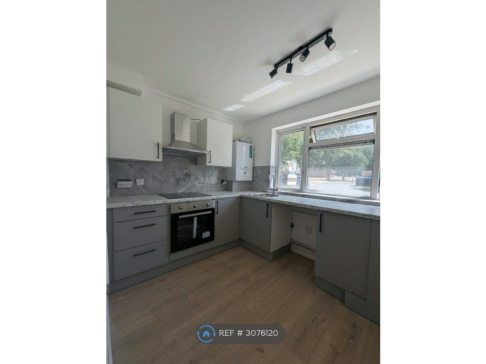 Property photo 2 of 4 Kitchen