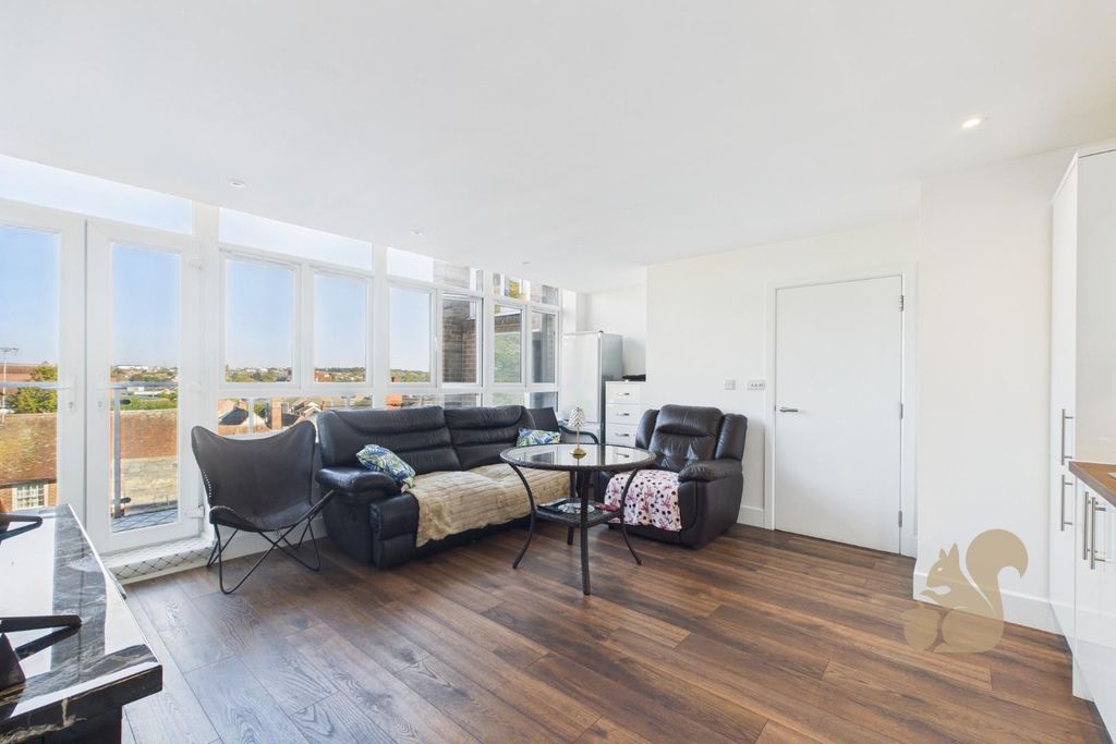 Property photo 2 of 15 Cam01659G0-Pr0603-Still004.Jpg