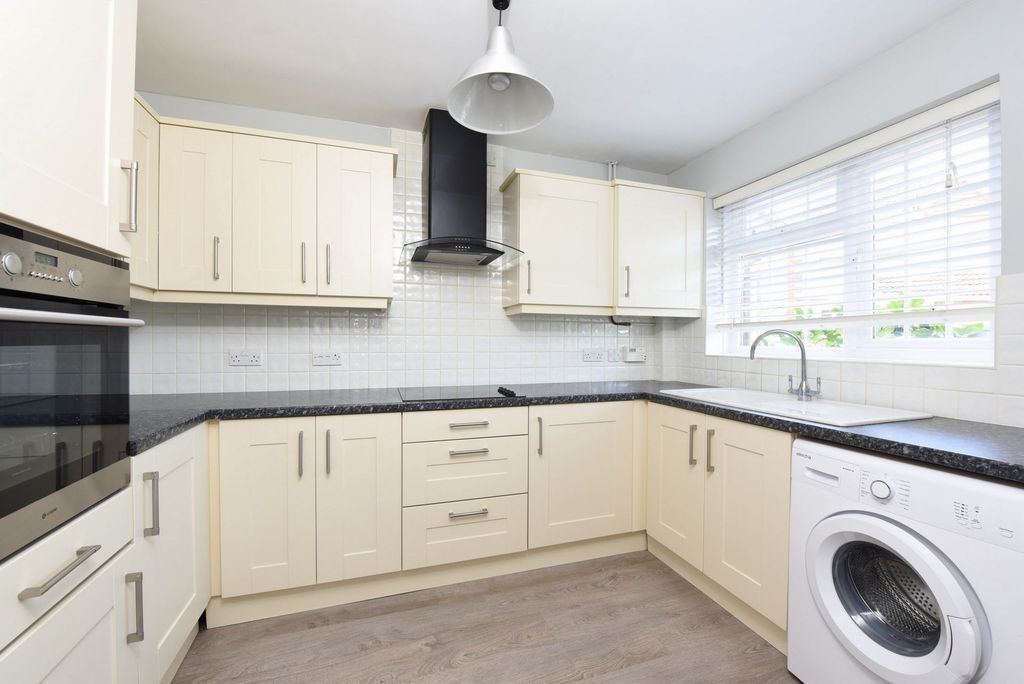 Property photo 2 of 8 Photo 2