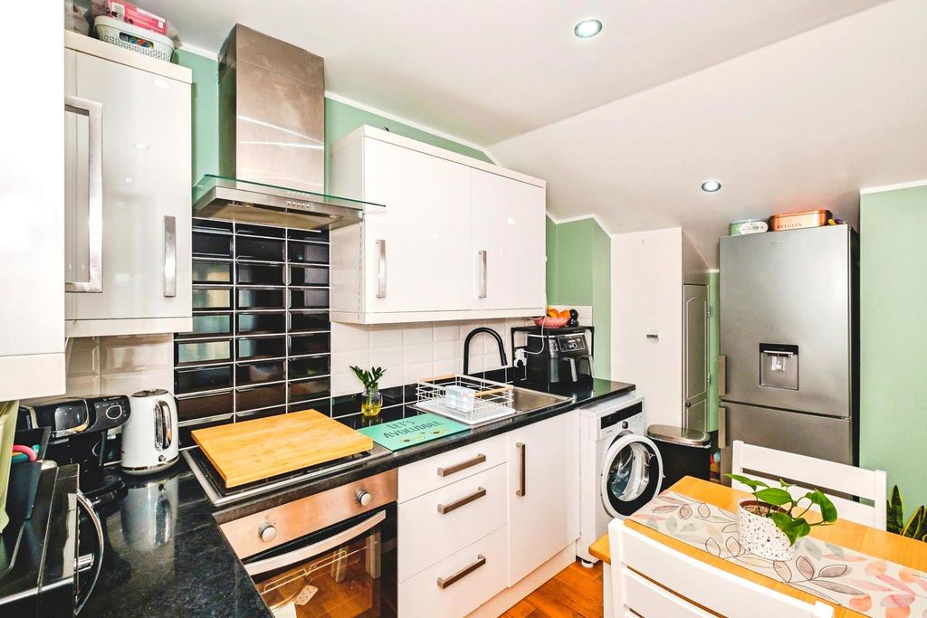 Property photo 2 of 16 Pbox-Img.Jpg