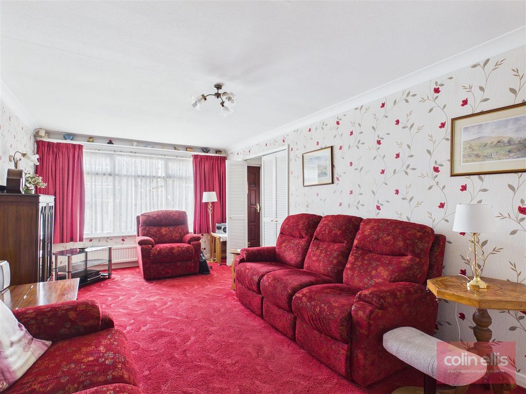 Property photo 3 of 14 Cam05075G0-Pr0323-Still012.Jpg