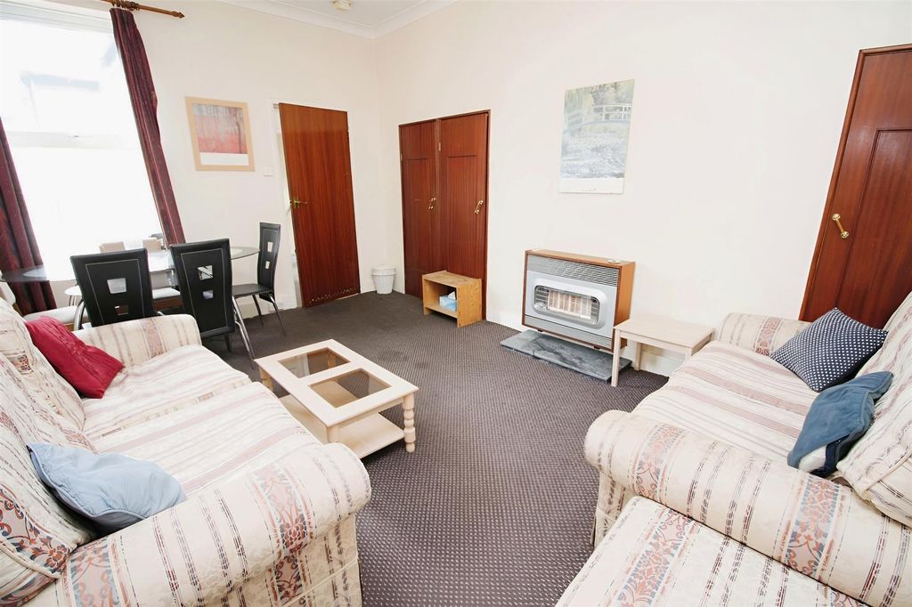 Property photo 1 of 7 8d5c6Ae8-Chester 20Street 203.Jpg