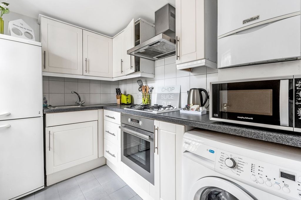 Property photo 3 of 6