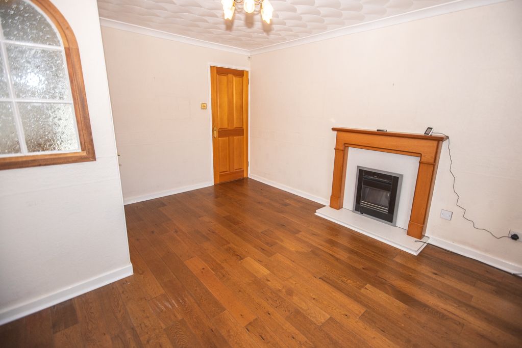 Property photo 2 of 9 3 (16)