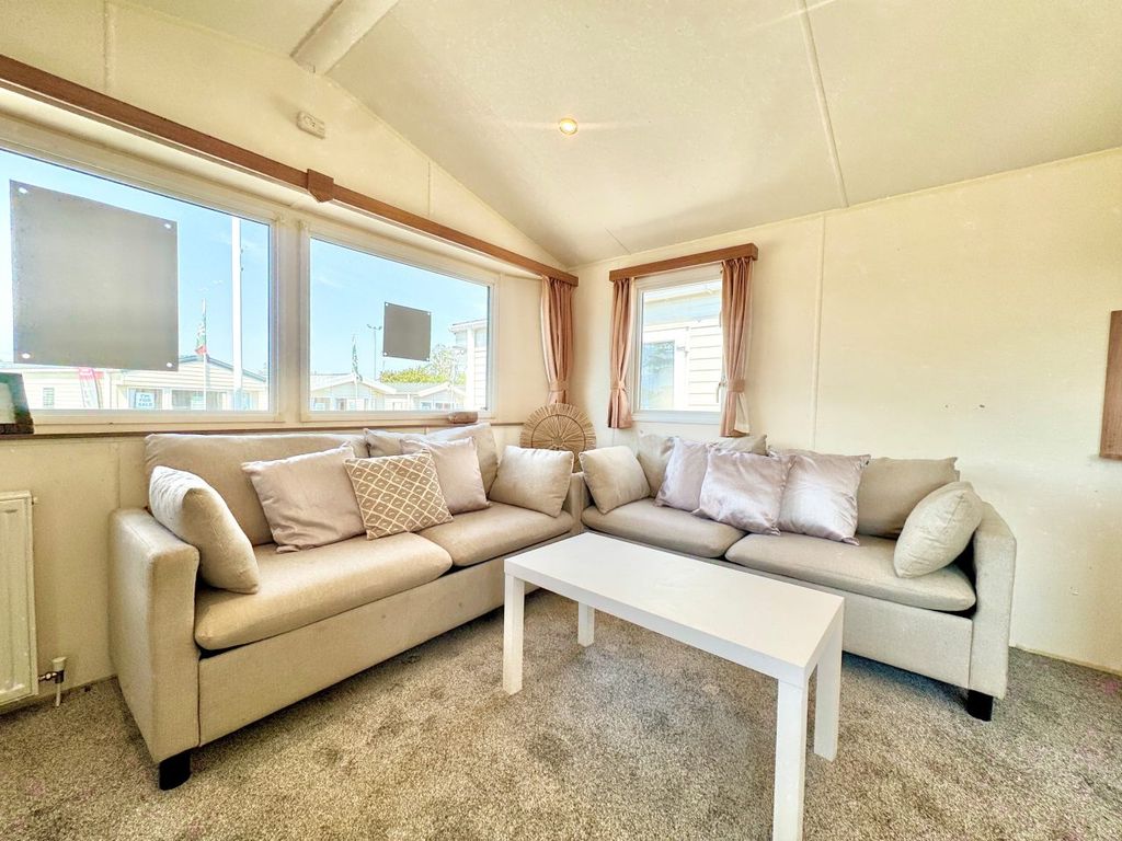 Property photo 2 of 10 Willerby Caledonia 2015 Vs771219 138984802.Jpeg