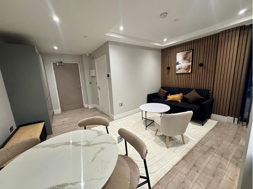 Property photo 1 of 7 Living Room