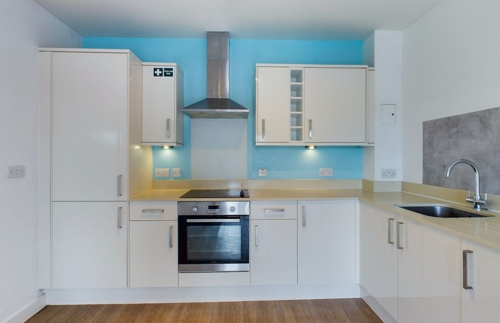 Property photo 2 of 18