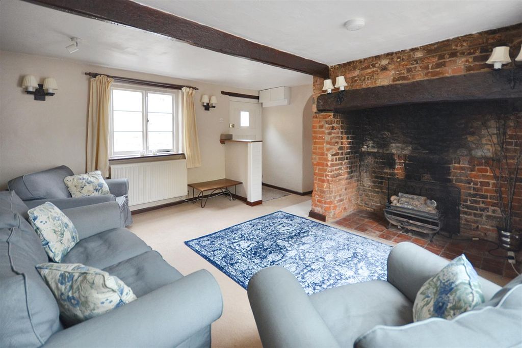 Property photo 2 of 9 Sitting Room