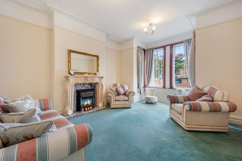 Property photo 3 of 35